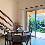 شقة Duplex 6 Personnes A 2 Min De La Avec Parking Saint-Raphaël