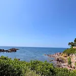 Duplex 6 Personnes A 2 Min De La Avec Parking Apartment Saint-Raphaël